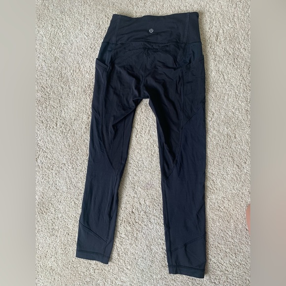Lululemon leggings size 4 with pockets - Picture 4 of 5